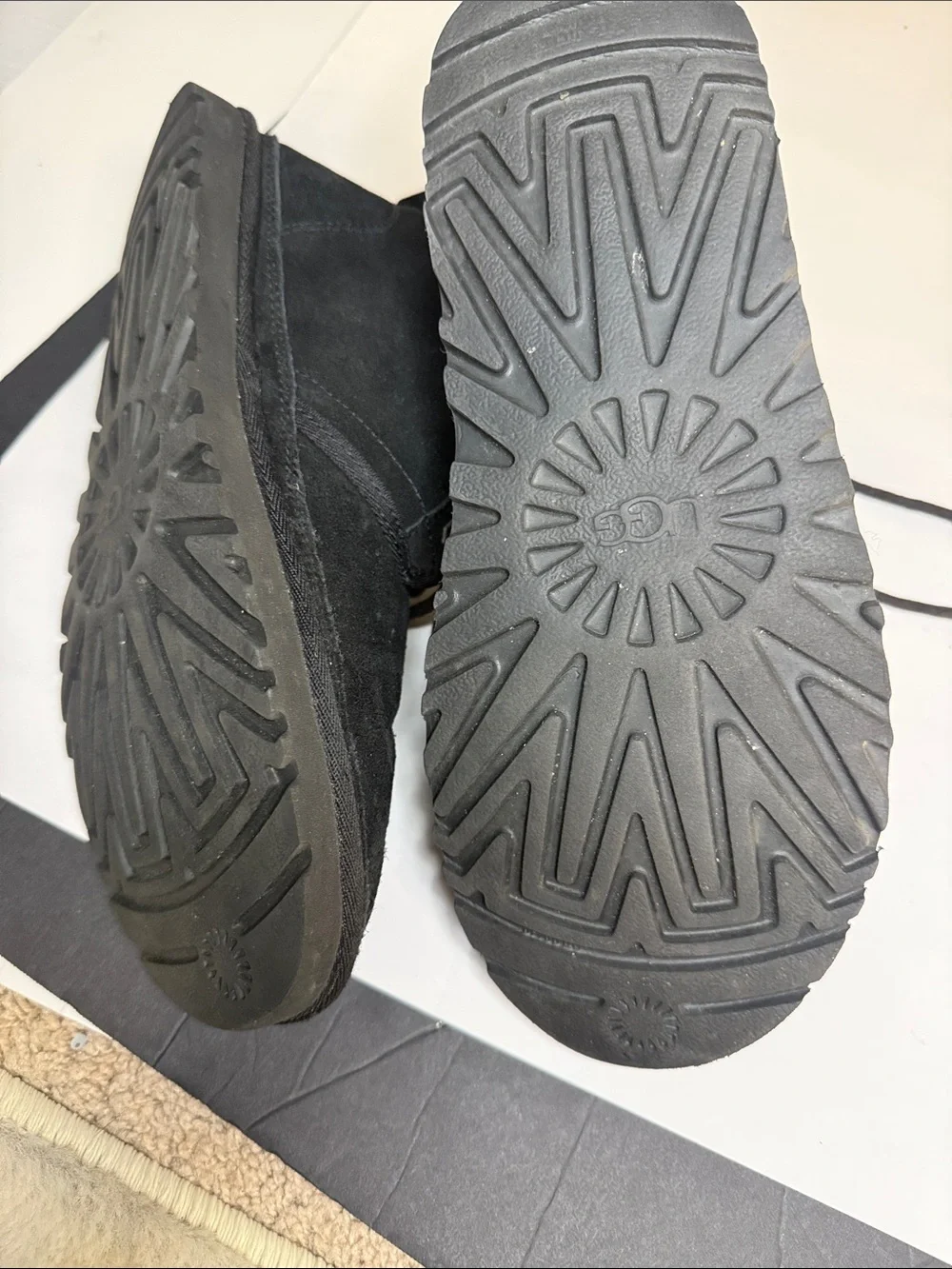 Women’s Black Suede Lace-Up Chukka Boots size 11 UGGS